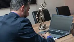 Ile trwa rozprawa rozwodowa z orzekaniem o winie? Poznaj prawdę!