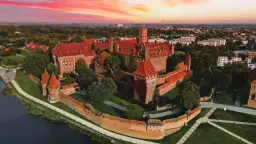 Dlaczego zamek w Malborku jest na liście UNESCO? Poznaj jego tajemnice