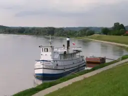 Kazimierz Dolny rejs statkiem od kiedy? Sezon, godziny i atrakcje