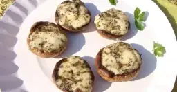 Grillowane pieczarki z mozzarellą: Przepis na hit grilla?