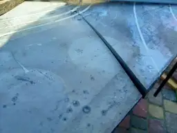 Jak naprawić pęknięty brodzik? Poradnik krok po kroku (DIY)