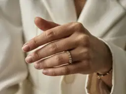 Gdzie nosić obrączkę w Polsce? Tradycja, symbolika i porady