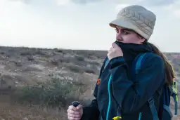 Kurtka hybrydowa: Co to jest i dlaczego jej potrzebujesz?