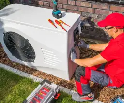 Ogrzewanie domu 80m²: Pompa ciepła, gaz, pellet co wybrać?