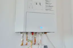 Bojler elektryczny ile pobiera prądu? Zaskakujące różnice w zużyciu