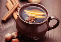 Co się dodaje do grzańca, aby zachwycić smakiem i aromatem