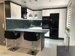 Ile kosztuje kuchnia na wymiar? Poznaj ceny i triki