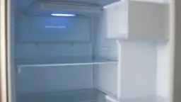 Pomarańczowa lampka w zamrażarce: Awaria czy Super Frost?