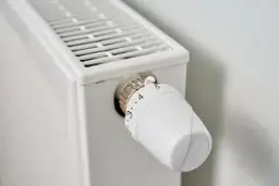 Jakie ogrzewanie elektryczne do mieszkania: wybierz najlepsze rozwiązanie