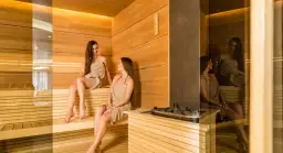 Jak korzystać z sauny w hotelu? Praktyczny przewodnik