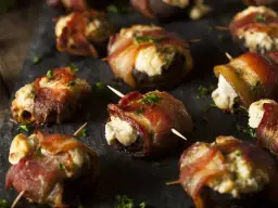 Pyszne pieczarki z grilla z serem – łatwe przepisy na każdą okazję