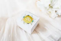 Kto kupuje cukierki na wesele? Odkryj, kto powinien się tym zająć