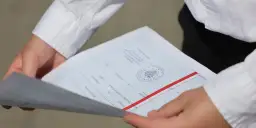 Jak odzyskać świadectwo szkolne? Sprawdź, co musisz wiedzieć!