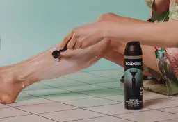 Golenie nóg u mężczyzn: Czy to dla Ciebie? Mity, metody, decyzja