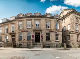 Czym się różni hotel od motelu? Kluczowe różnice, które musisz znać