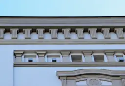 Jaką zaprawę do gzymsów wybrać, aby uniknąć błędów w renowacji?