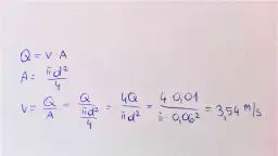 Wzory pokazują, jak obliczyć przepływ powietrza przez rurę: Q=V·A, A=πd²/4, V=Q/A. Obliczenia pokazują wynik 3,54 m/s.