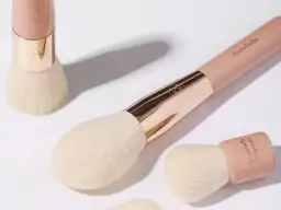 Jak zmiękczyć pędzel do makijażu: 5 skutecznych sposobów