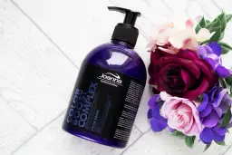 Porzeczkowy szampon rewitalizujący kolor: Sekret trwałych odcieni