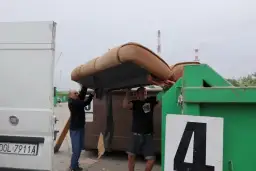 Wywóz starych mebli Wrocław: Ceny, PSZOK i jak zaoszczędzić