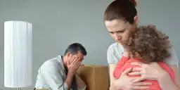 Czy można wyrzucić matkę z dzieckiem z wynajmowanego mieszkania? Sprawdź prawa!