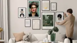 Jak ułożyć zdjęcia na ścianie? Stwórz galerię marzeń!