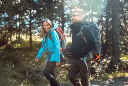 Jak ubrać się w góry we wrześniu? Poradnik na zmienną pogodę