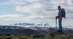 Jakie kije w góry wybrać, aby uniknąć kontuzji i zmęczenia?