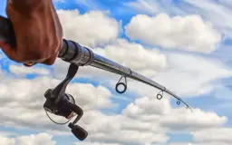 Na ile wędek można łowić? Sprawdź przepisy i uniknij problemów