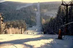 Wyciągi narciarskie w Karpaczu - najlepsze miejsca i ceny na stoku