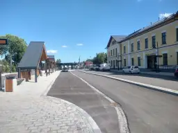 Nowy dworzec autobusowy w Zakopanem, obok starego Smokowca. Czekam na bus.