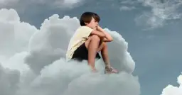 Co oznacza sen o upadku dziecka z wysokości - znaczenie i symbolika