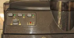 Kawa parzona w szklance: jak zrobić idealną "zalewajkę" bez fusów?