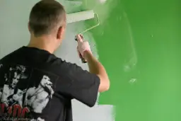 Remont w sobotę w bloku: Jak hałasować legalnie i z głową?