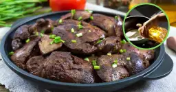 Na czym smażyć wątróbkę, aby uniknąć przypalenia i uzyskać smak?