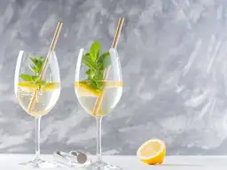 Hugo drink - orzeźwiający przepis na idealny letni koktajl