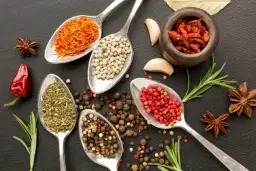 Jakie przyprawy do mięsa wieprzowego poprawią smak i aromat?