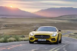 Mercedes-AMG GTS (2026): Król szos? Ceny, usterki, rywal 911!
