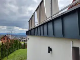 Obróbka blacharska tarasu: Jak prawidłowo zabezpieczyć konstrukcję