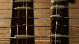 Jak zagrać akord F#? Poznaj skuteczne techniki dla początkujących