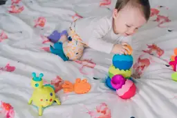 Najlepsze zabawki stymulujące rozwój mózgu dziecka w pierwszych latach życia