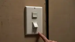 Jak zainstalować i jakie są funkcjonalności wyłącznika schodowego?