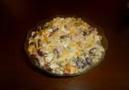 Jak przygotować sałatkę z czerwoną fasolą i szynką, która zachwyca?