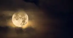 Jak zrobić zdjęcie Księżyca? Poradnik krok po kroku