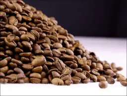 Czy kawa odwadnia? Fakty, które zmienią Twoje myślenie o kawie