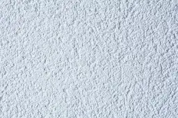 Jaki tynk na elewację ze styropianu? Wybierz najlepszy i trwały!