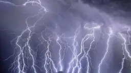 Czy w aucie jest bezpiecznie podczas burzy? Oto, co musisz wiedzieć