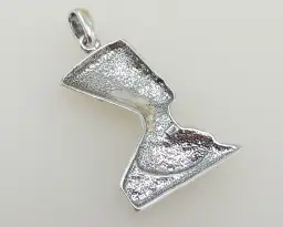 Nefretete wisiorek znaczenie: odkryj tajemnice piękna i mocy