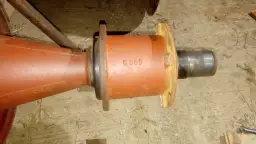 Jak wymienić łożyska w kosiarce rotacyjnej i uniknąć kosztownych napraw