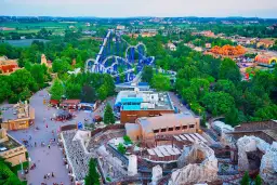 Gardaland: Guida Completa Attrazioni 2025 (Novità e Consigli)